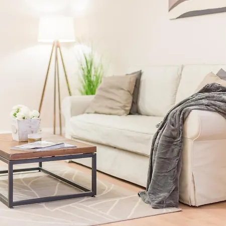 Apartment Downtown Heart With 2 Baths Ac And Free Parking *