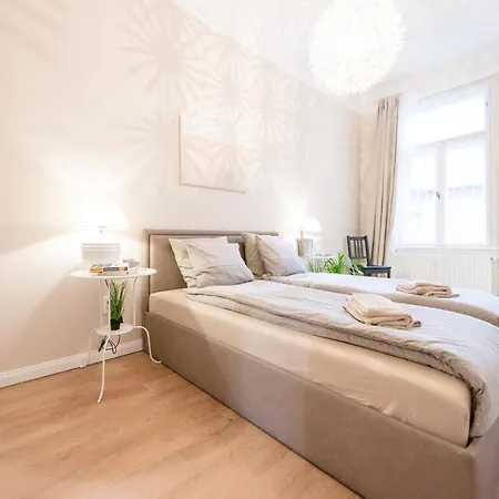 Downtown Heart 3 Bdr, 2 Bath, A/c Appartamento *