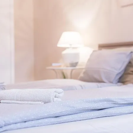 Downtown Heart 3 Bdr, 2 Bath, A/c