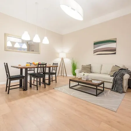 Downtown Heart 3 Bdr, 2 Bath, A/c *