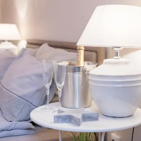 Appartamento Downtown Heart 3 Bdr, 2 Bath, A/c Budapest