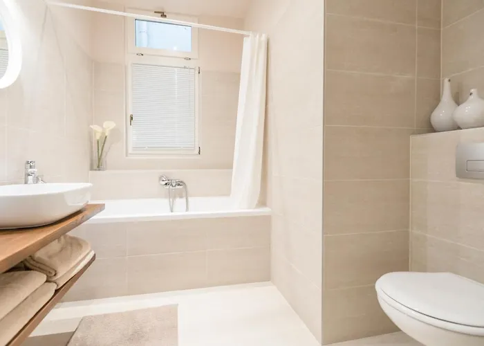 Downtown Heart 3 Bdr, 2 Bath, A/c 布达佩斯