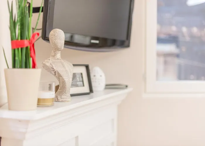 Downtown Heart 3 Bdr, 2 Bath, A/c 布达佩斯