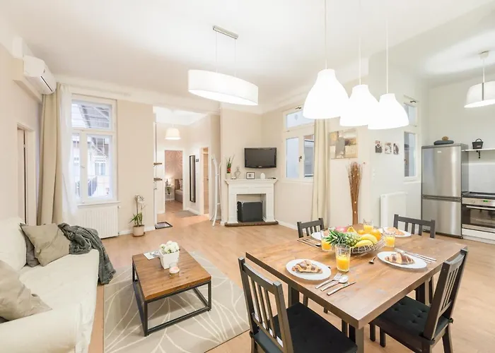 Appartement Downtown Heart With 2 Baths Ac And Free Parking Boedapest