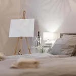 Downtown Heart With 2 Baths Ac And Free Parking *