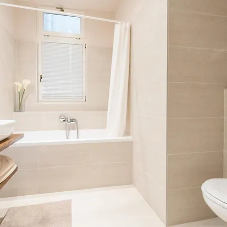 Downtown Heart With 2 Baths Ac And Free Parking Budapeste