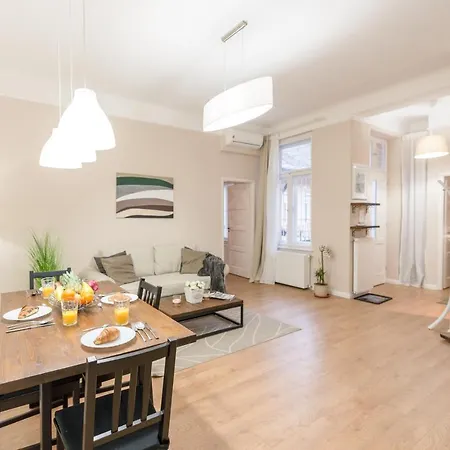 Apartmán Downtown Heart With 2 Baths Ac And Free Parking *