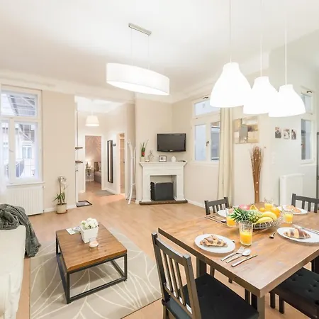 Apartamento Downtown Heart With 2 Baths Ac And Free Parking Budapeste