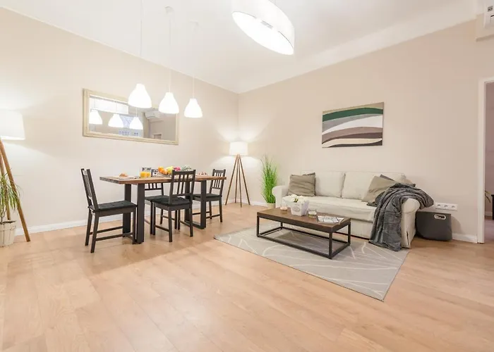 Downtown Heart Suite With 2 Baths Ac And Free Parking *