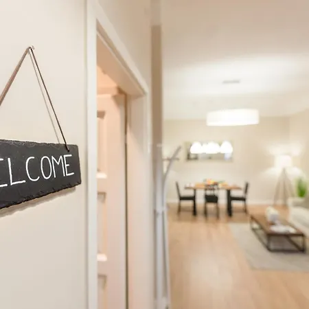 Apartmán Downtown Heart With 2 Baths Ac And Free Parking *
